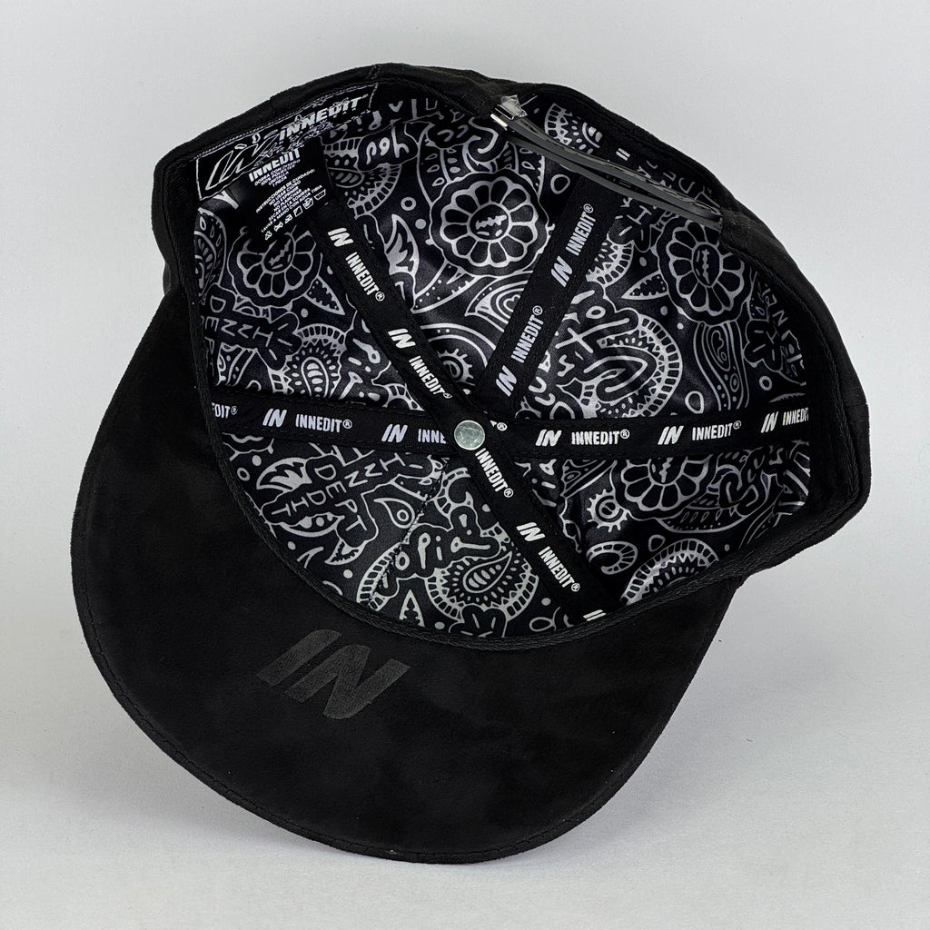 INNEDIT BLACK CRYSTALS